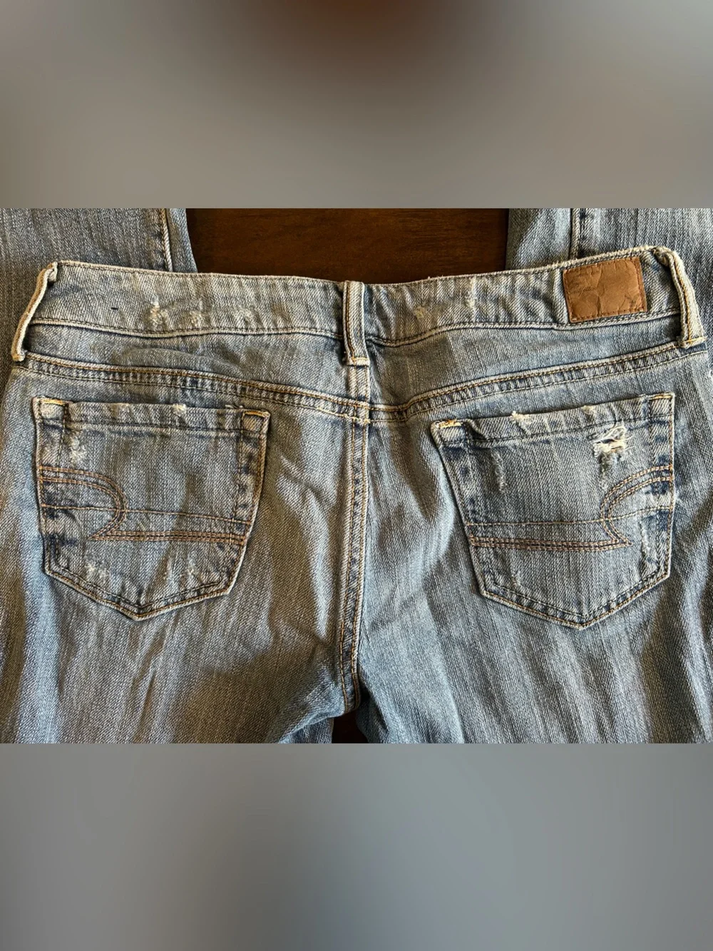 American Eagle Favorite Boyfriend Womens Sz 6 Short Distressed Jeans